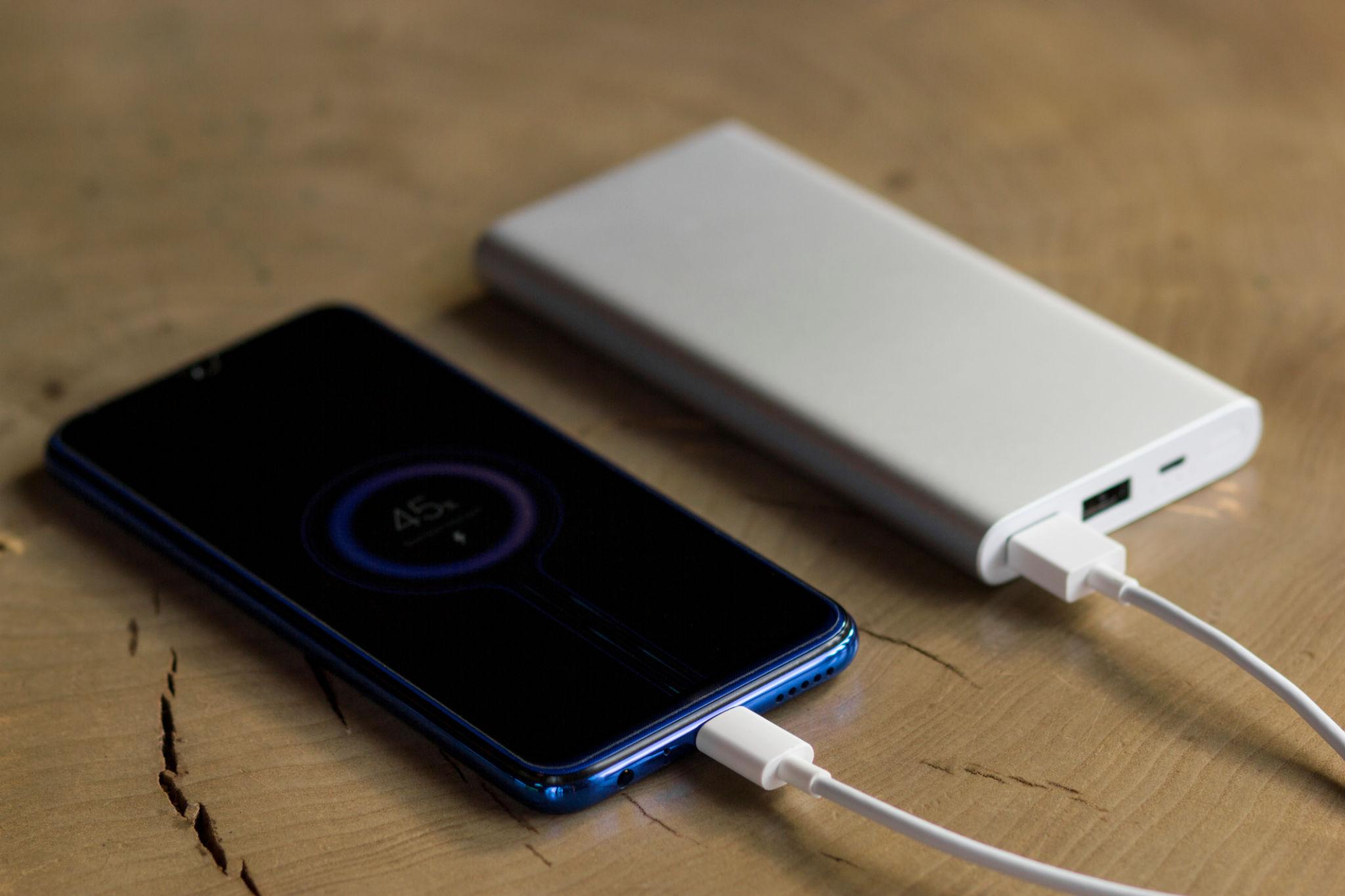 10,000mAh Fast-Charging Power Bank 4