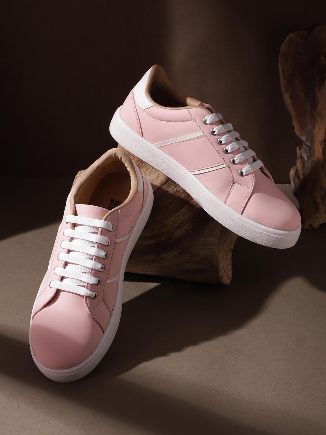 Women's Black Casual Sneakers 2