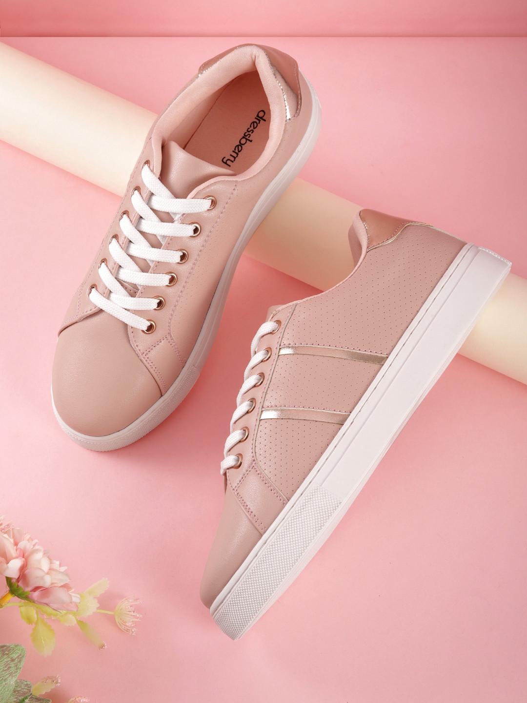 Women's Black Casual Sneakers 3