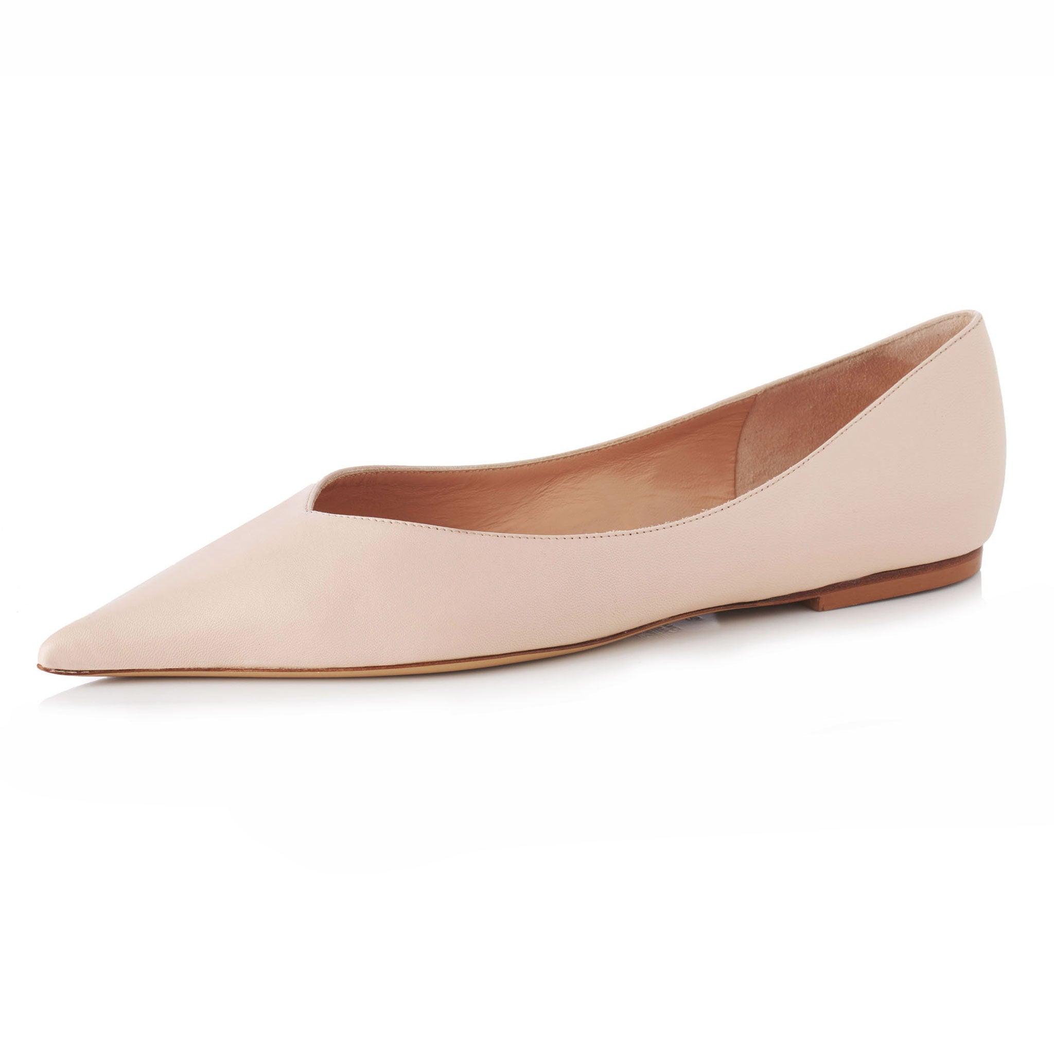Pointed-Toe Flat Shoes 2