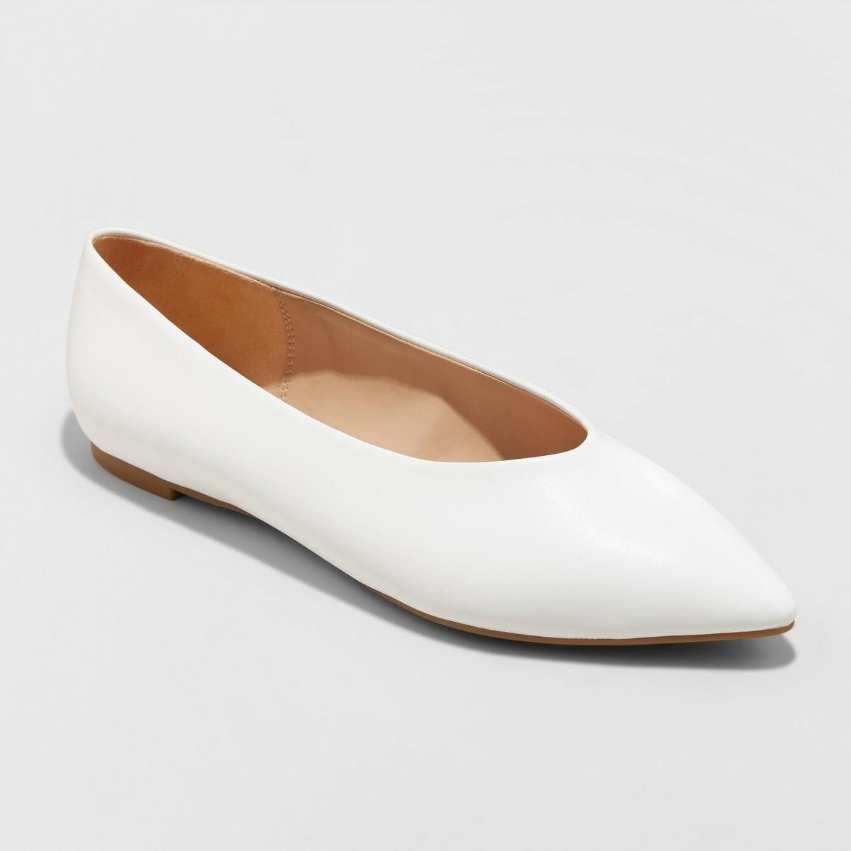 Pointed-Toe Flat Shoes 4