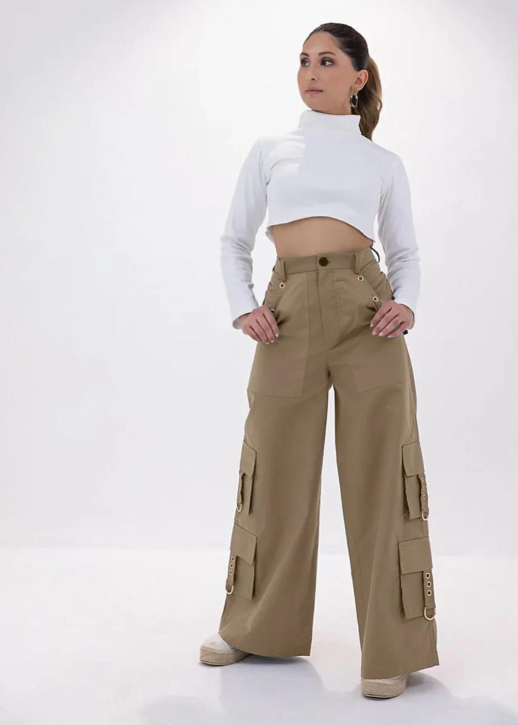 Women's Wide-Leg Cargo Pants 2
