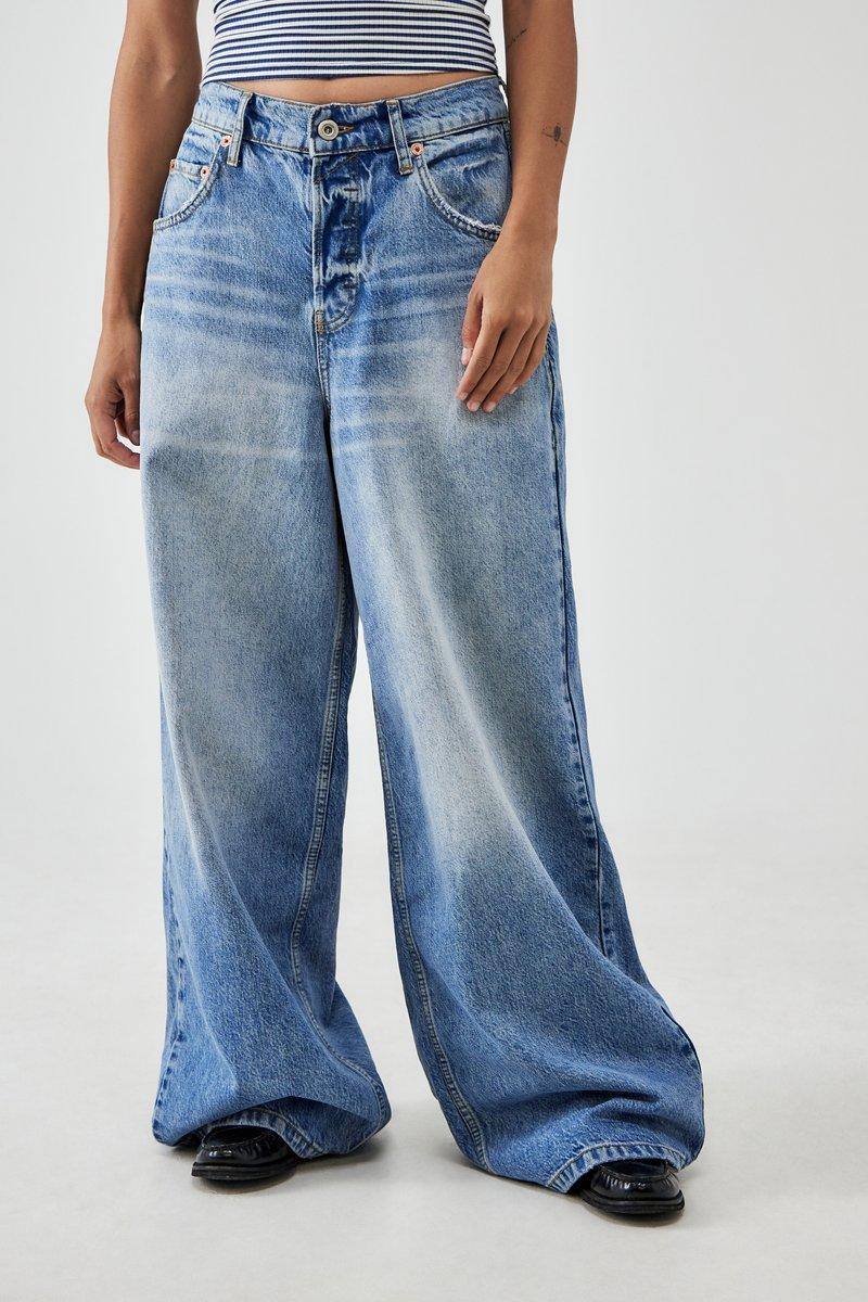 Women's Extra-Baggy Wide-Leg Jeans 6